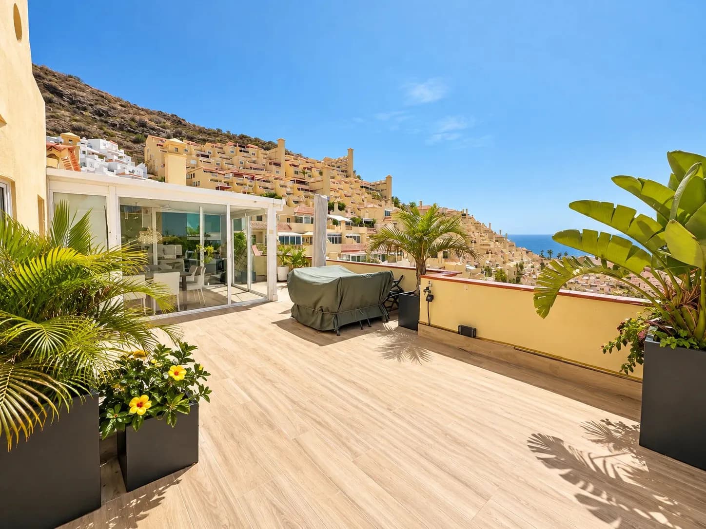 Apartamento de lujo con una gran terraza y vistas al mar - Costa Adeje