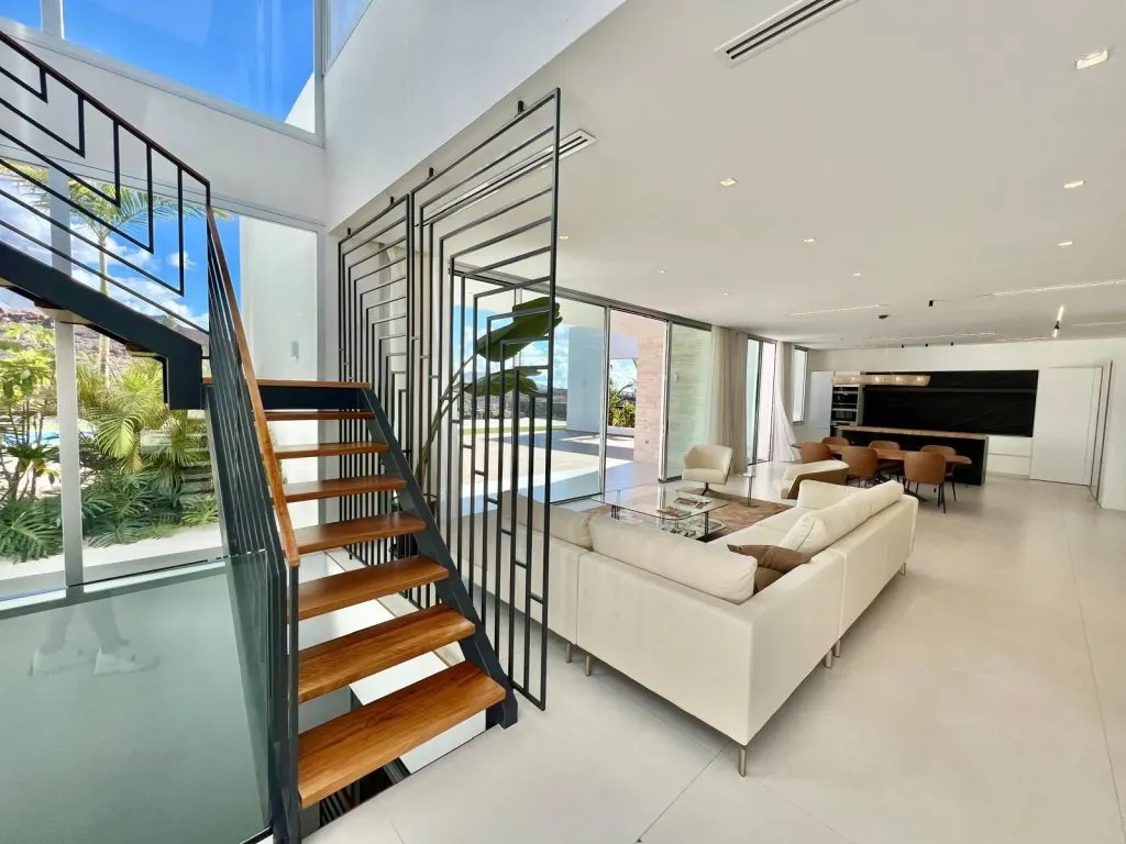 ¿Cómo es un apartamento de lujo en Tenerife de 400.000-500.000 euros? ¡Echamos un vistazo al interior!